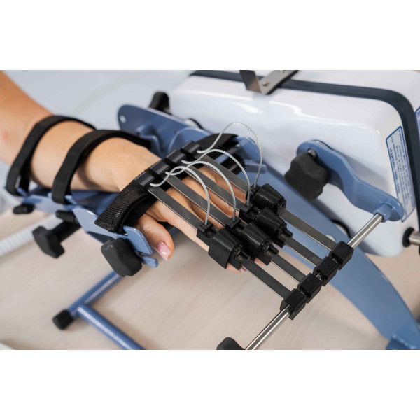 Аппарат роботизированной механотерапии для разработки кисти и пальцев рук FLEX F05F-4