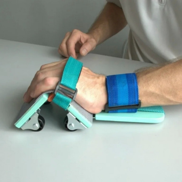 Тренажер "Машинка" для разработки кисти, пальцев и предплечья после инсульта-1