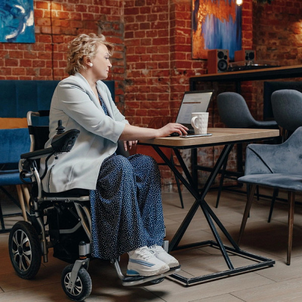 Инвалидная коляска с электроприводом Ortonica Pulse 620 малогабаритная-6