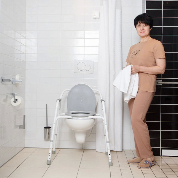 Санитарный стул TU 1-5